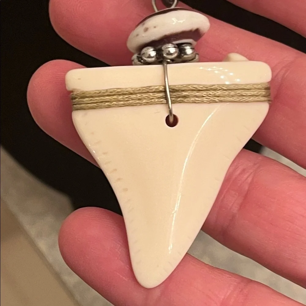 Treska signed Necklace large faux tooth - Picture 2 of 7